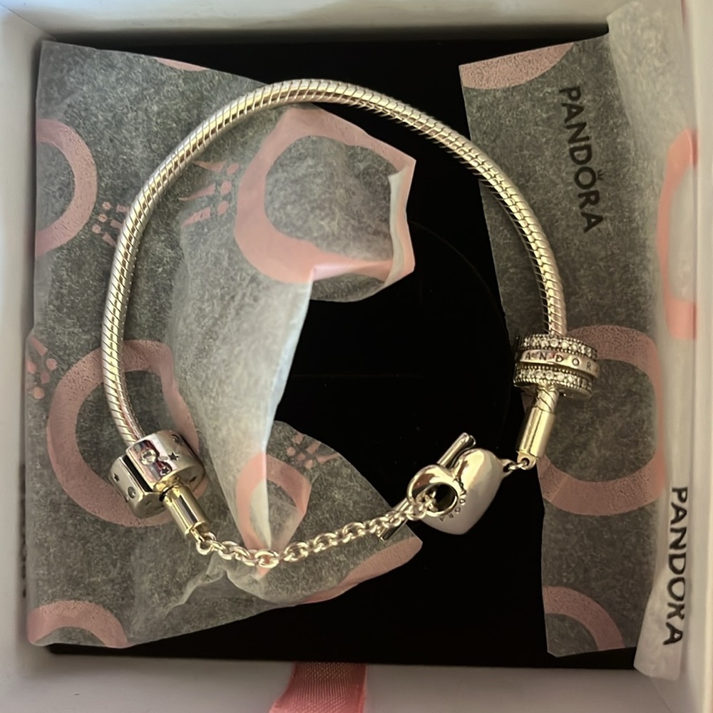 NEW Pandora bracelet w charms